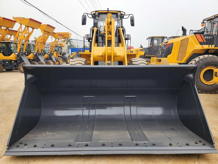 Máy Xúc Lật LiuGong ZL50CNL - Giải Pháp Mạnh Mẽ Cho Công Trình Đa Nhiệm